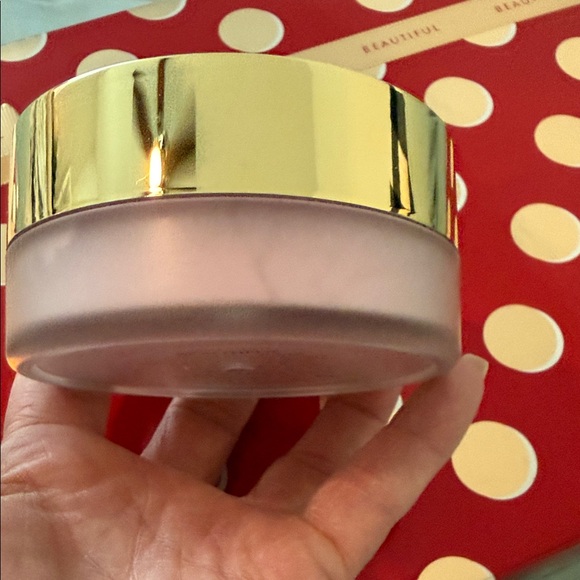Estée Lauder Beautiful Perfumed Body Powder - Picture 2 of 3